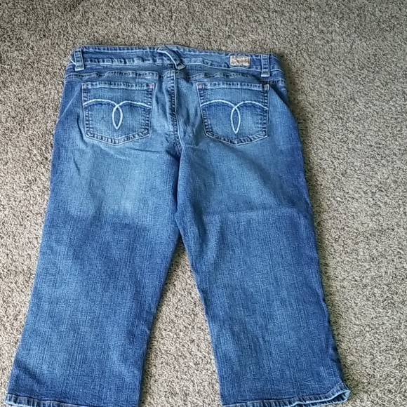 Paris Blues size 18/22 crops - Picture 2 of 5